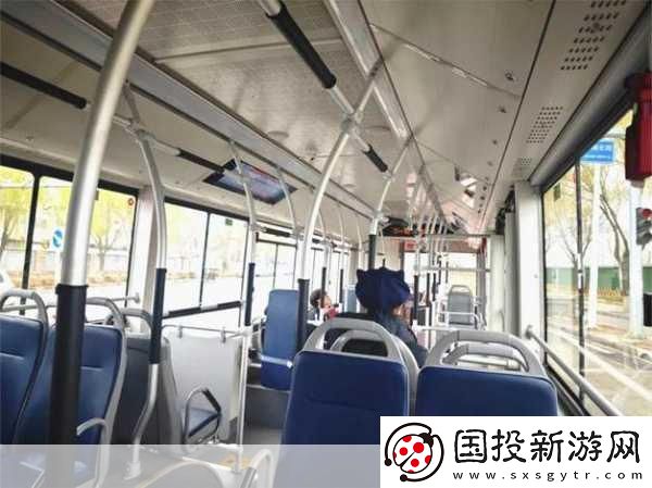 公交车内有多高C