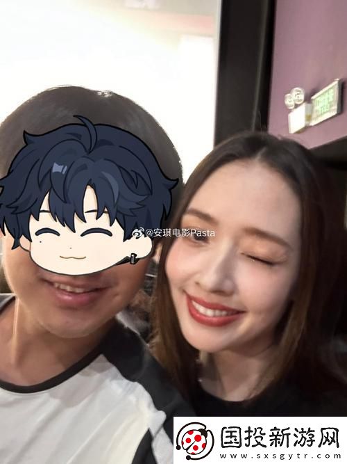 “向佐曝郭碧婷带孕拍门前宝地”