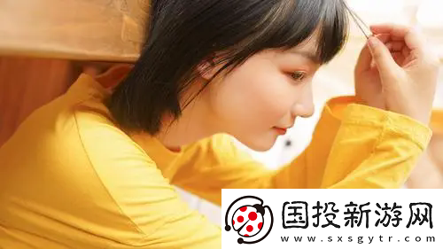 几个装修工人把我压在茶几上