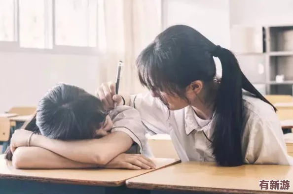 班长撩起胸让我的蹭来蹭去