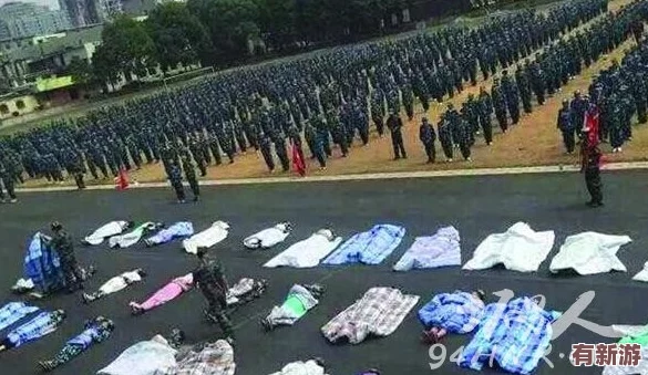 被教官按在寝室狂到腿软