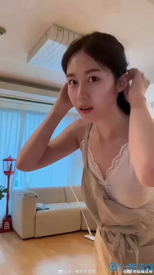 天美丶星空下的果冻MV视频奇幻之旅