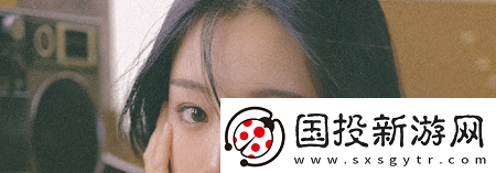 一前一后三个人一起骑自行车