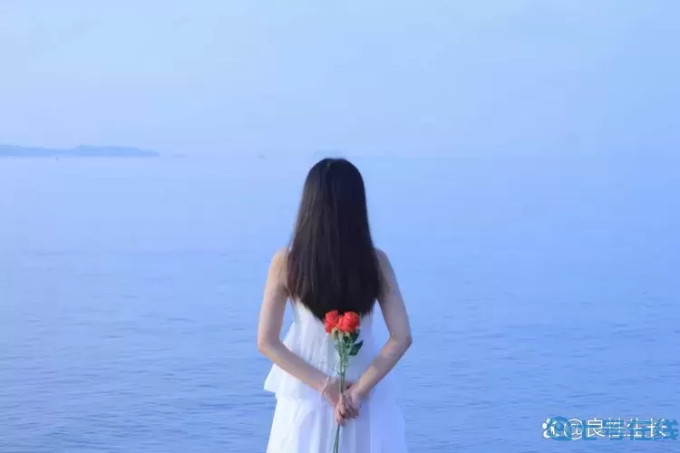把英语老师按在地上抄了一节课的疯狂经历
