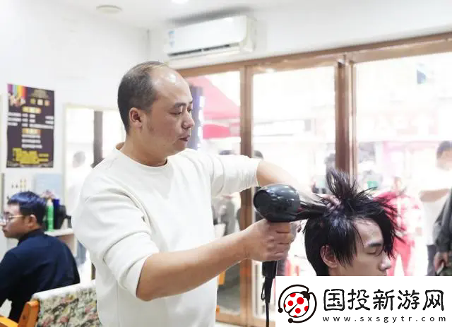 湖南理发师夫妻走红