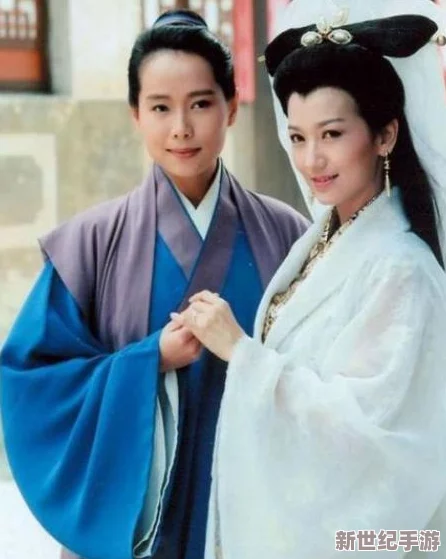 许仙当着白娘子曹小青原文