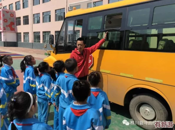 幼儿园的老师们振宇校车
