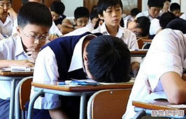 zljzlj日本老师水多多