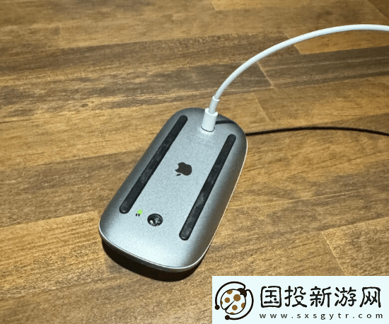 苹果新款妙控鼠标充电方式遭吐槽