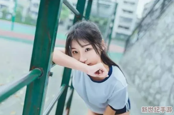 美女校花张开腿让我漫画