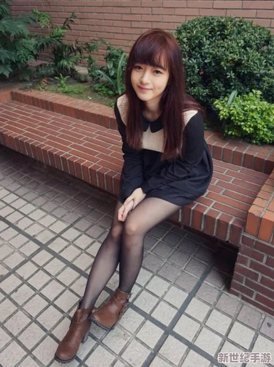 美女校花张开腿让我漫画