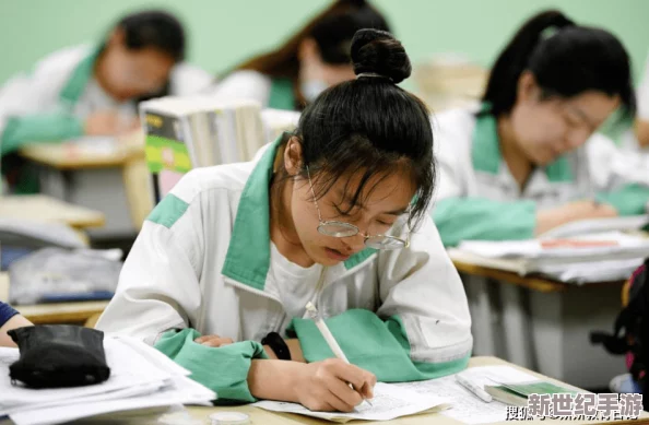 男孩把老师差差差