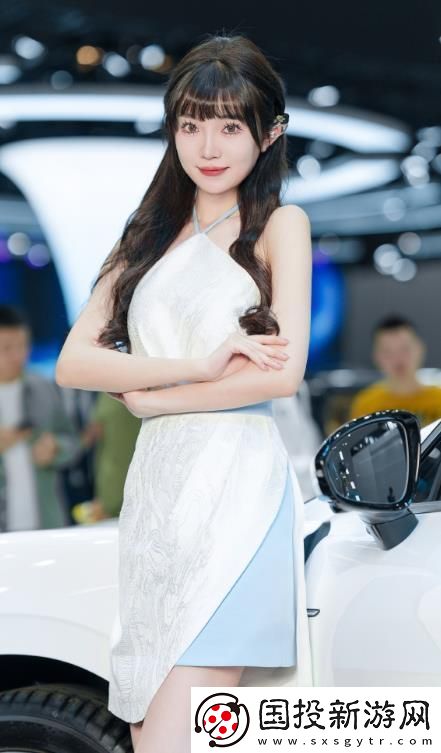 父亲有力挺送女儿的花园用爱堆砌