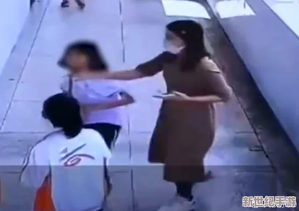 班长当众露出**