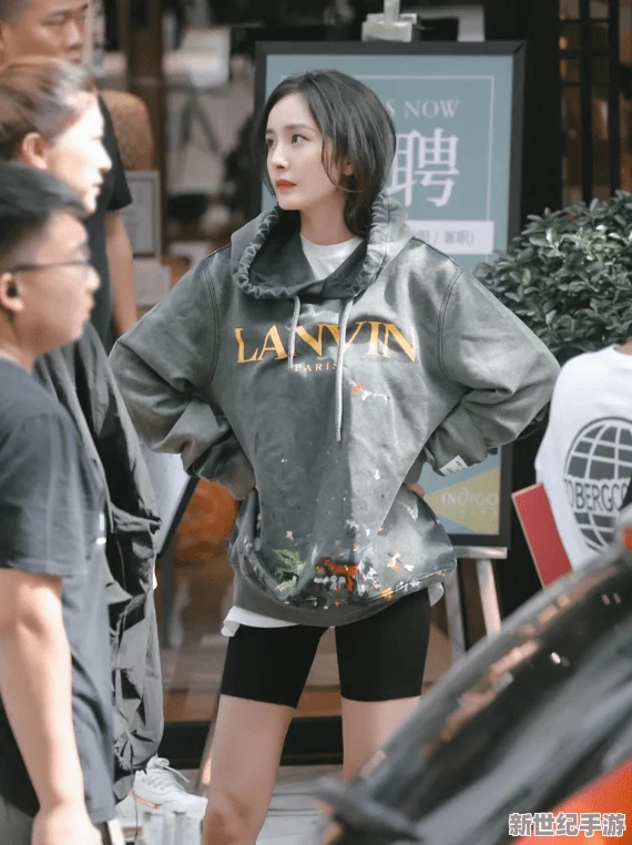 美女露全乳无胸罩