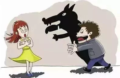 男生在床上不盖被子打扑克