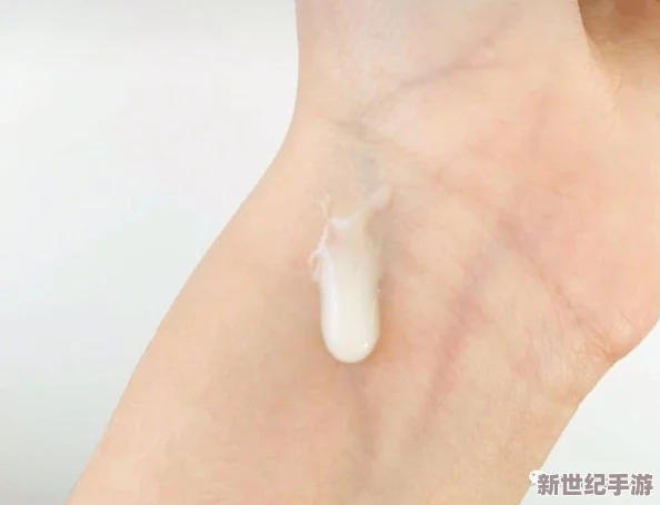 校花被出乳白色液体下载