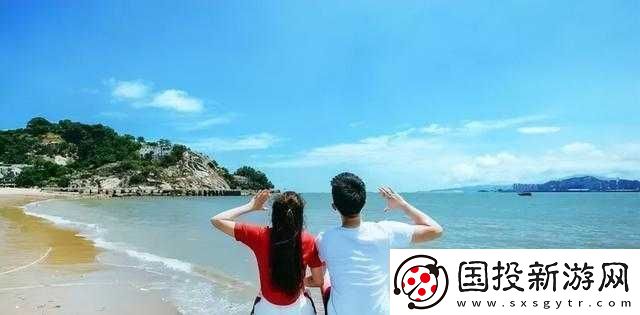 和朋友夫妻一起出去旅游住在一起