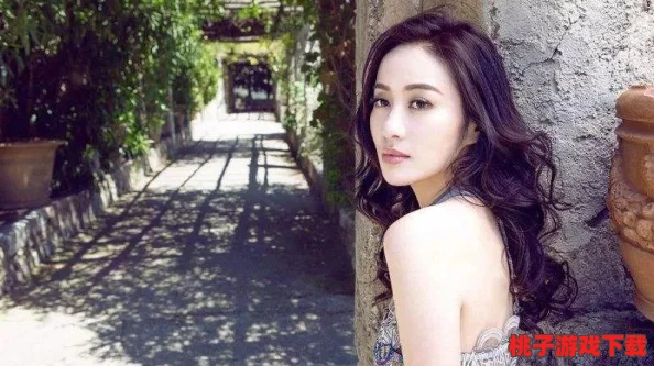 激情艳女三级