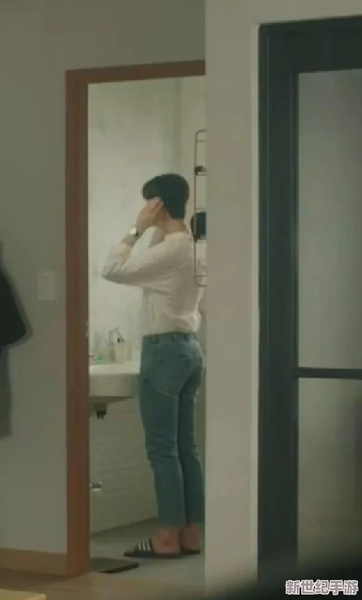 偷窥**大白屁股