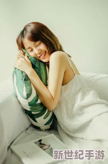 美女扒开尿口让男生玩