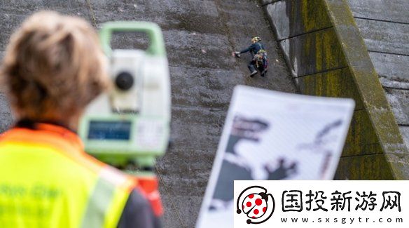 日本佐贺水库大坝惊现哥斯拉壁画！看似天成实际人为