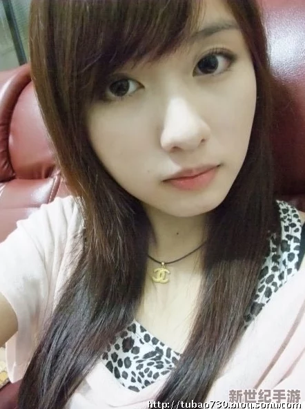 清纯美女露脸果贷自拍