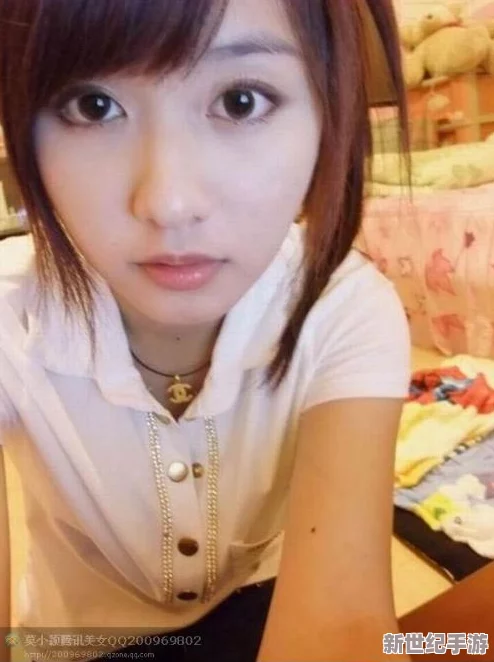 清纯美女露脸果贷自拍