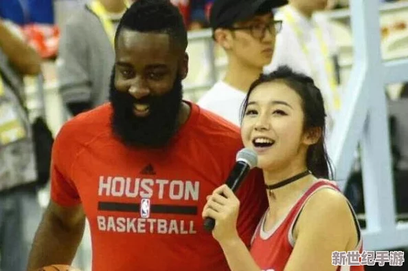 美女撅屁股后进gif动态图