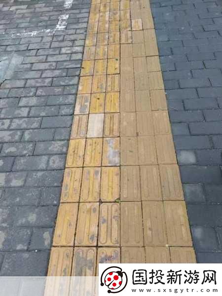 我国的盲道表面通常是什么形状和凸起