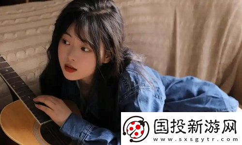 几个装修工人把我压在茶几