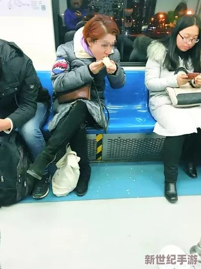 妇女撒尿bbbb视频引发热议