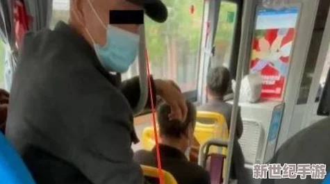 公交车上c了个短裙学生