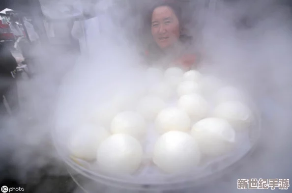 揉她的大白胸把她揉出水来的照片