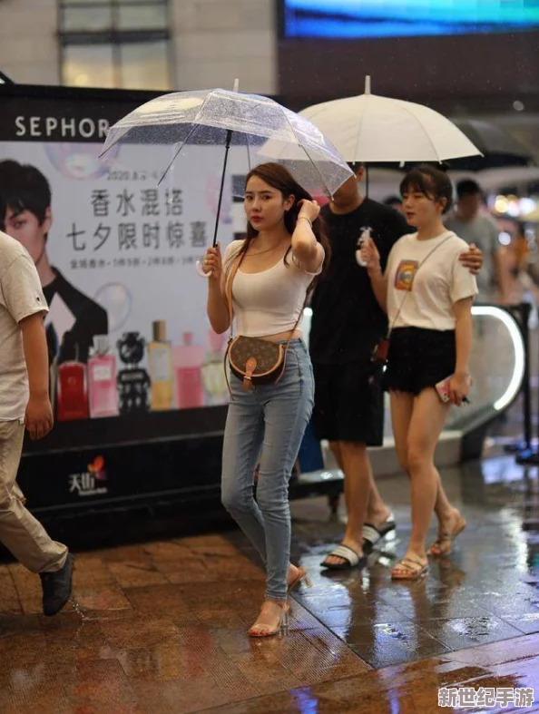 魅力四射的诱人丰满女教师