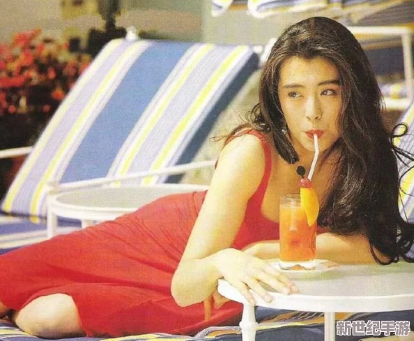 北条麻妃肉色开裆丝袜引发粉丝热议