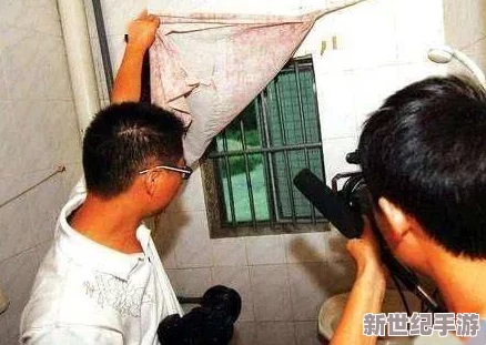 偷窥露人海滩浴室