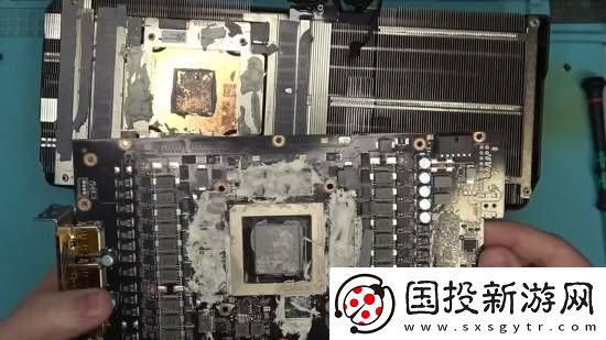 堪称史上最惨RTX4090！为了提升5帧搞得面目全非
