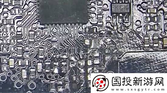 堪称史上最惨RTX4090！为了提升5帧搞得面目全非
