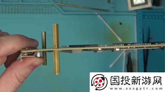 堪称史上最惨RTX4090！为了提升5帧搞得面目全非