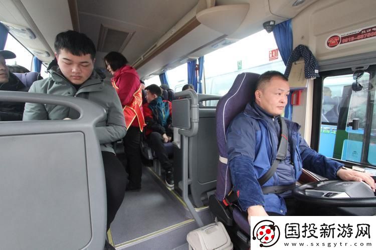 公交检票新时尚B字头成了潮流新宠儿