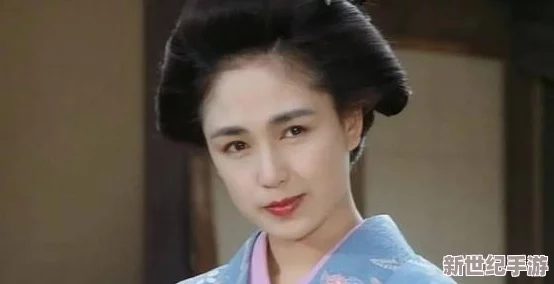 美女内衣被脱18