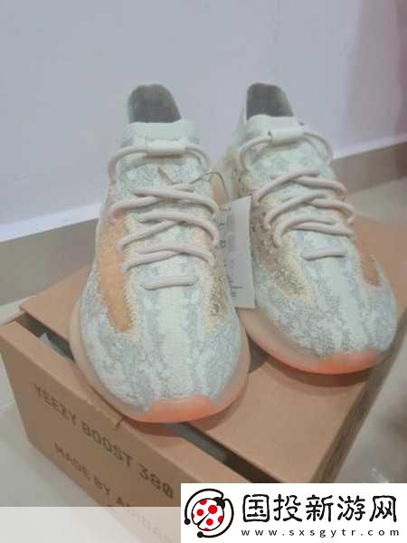 YEEZY380蜜桃粉遇上纯白色