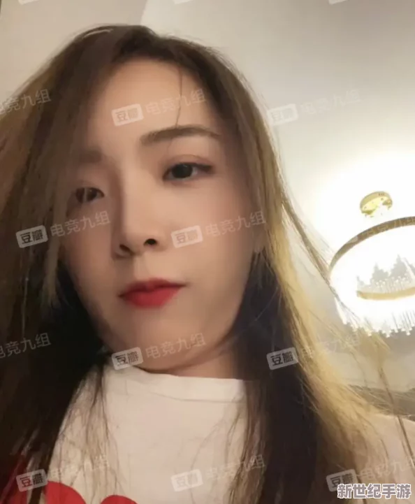 男女亲吻摸屁股吻胸
