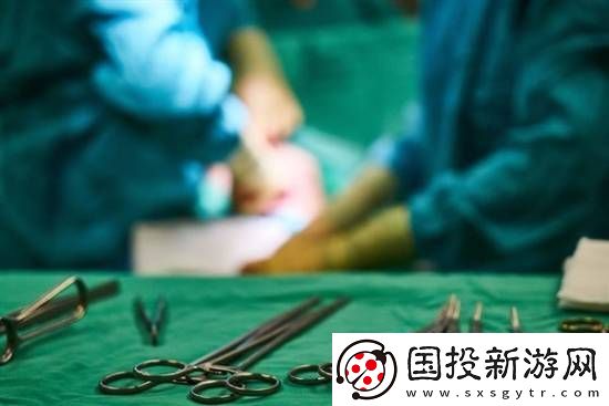 印度一男子因生吞小鸡窒息而亡