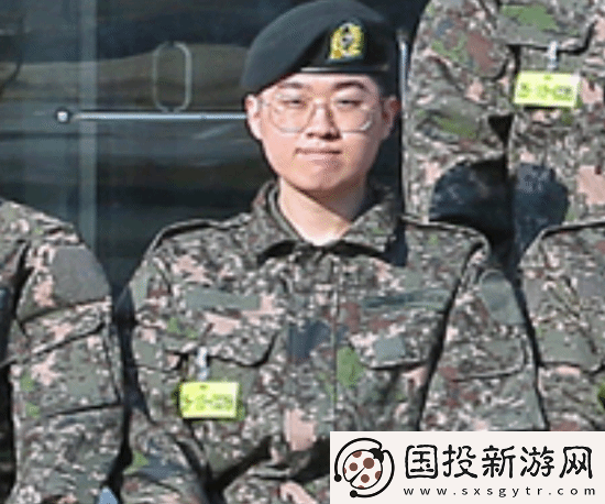 前T1冠军上单Zeus也去参加军训了
