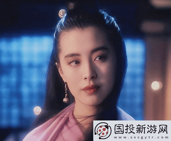 57岁王祖贤晒出罕见自拍照引热议