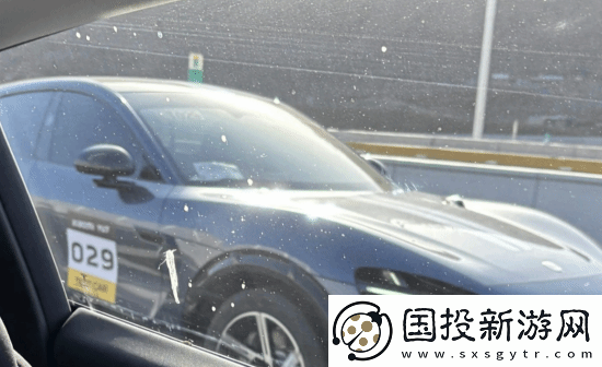 小米YU7实车谍照曝光