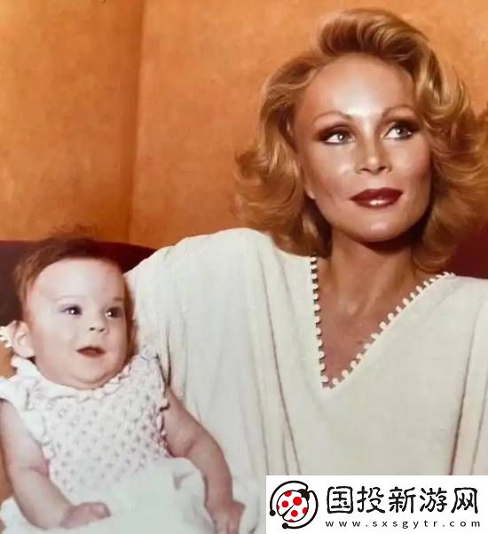 整容成“猫女”的瑞士名媛因心脏衰竭去世