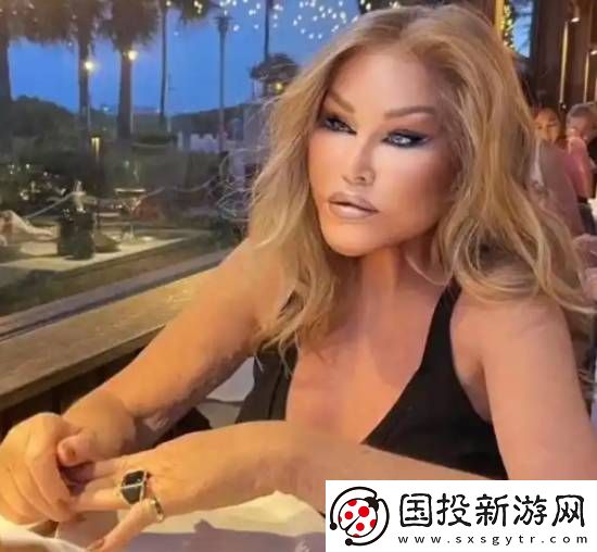 整容成“猫女”的瑞士名媛因心脏衰竭去世